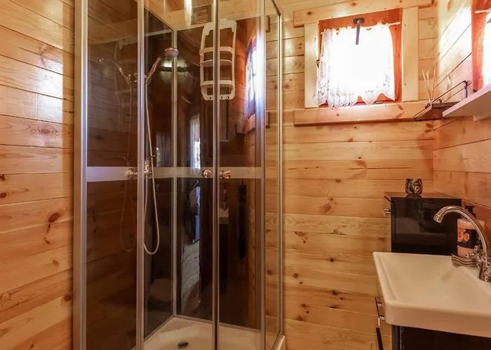 Cottages, Sauna And Hot Tub Included Feriehus Gąski