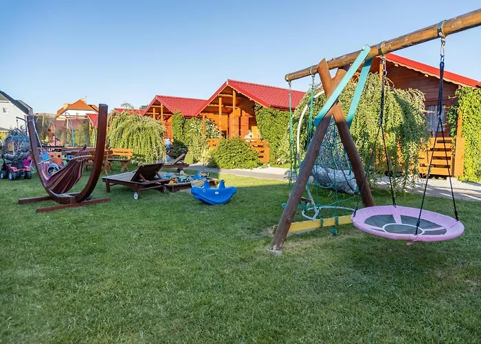 Cottages, Sauna And Hot Tub Included *